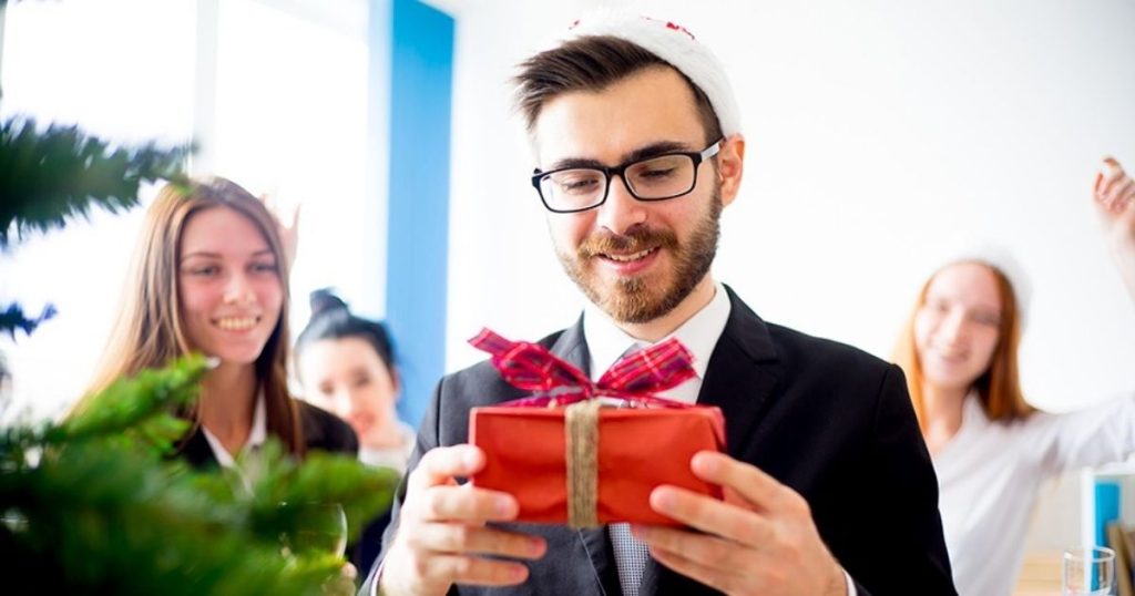 Casual (Close Working Relationship)